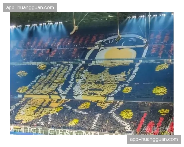 圣西罗南看台巨型Tifo展示，致敬马尔蒂尼家族