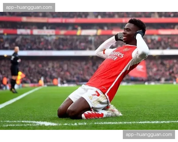 关键事件：阿森纳通过一次精妙的团队反抢，由萨卡打破僵局